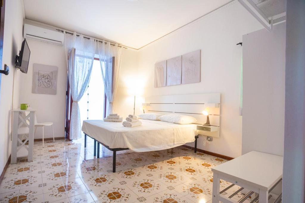 Villa Rosa Rooms Ischia Bagian luar foto